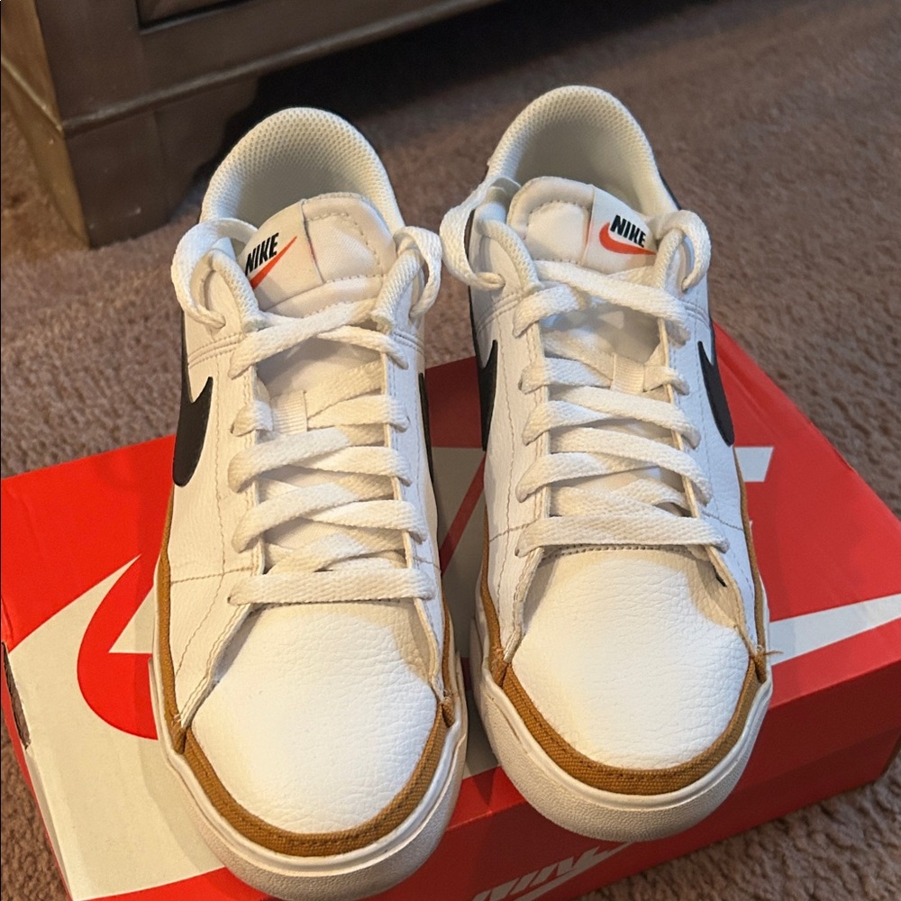 Nike White and Brown Casual Sneakers